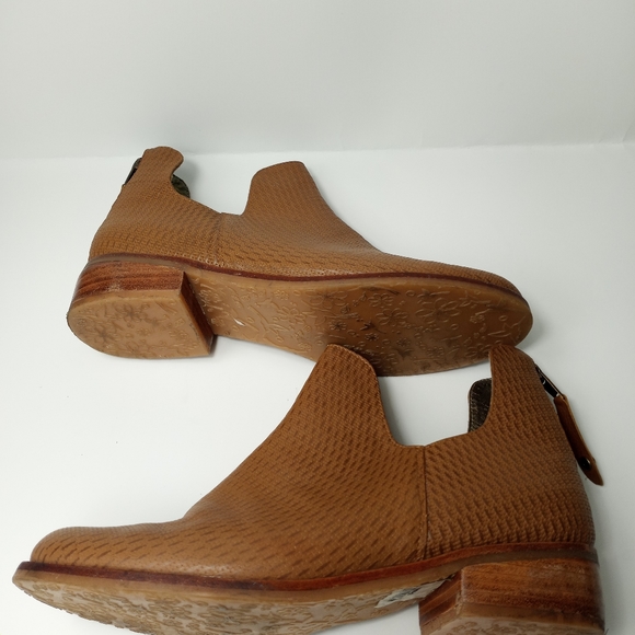 Bussana Ankle Leather Brown Bootie - Picture 7 of 9